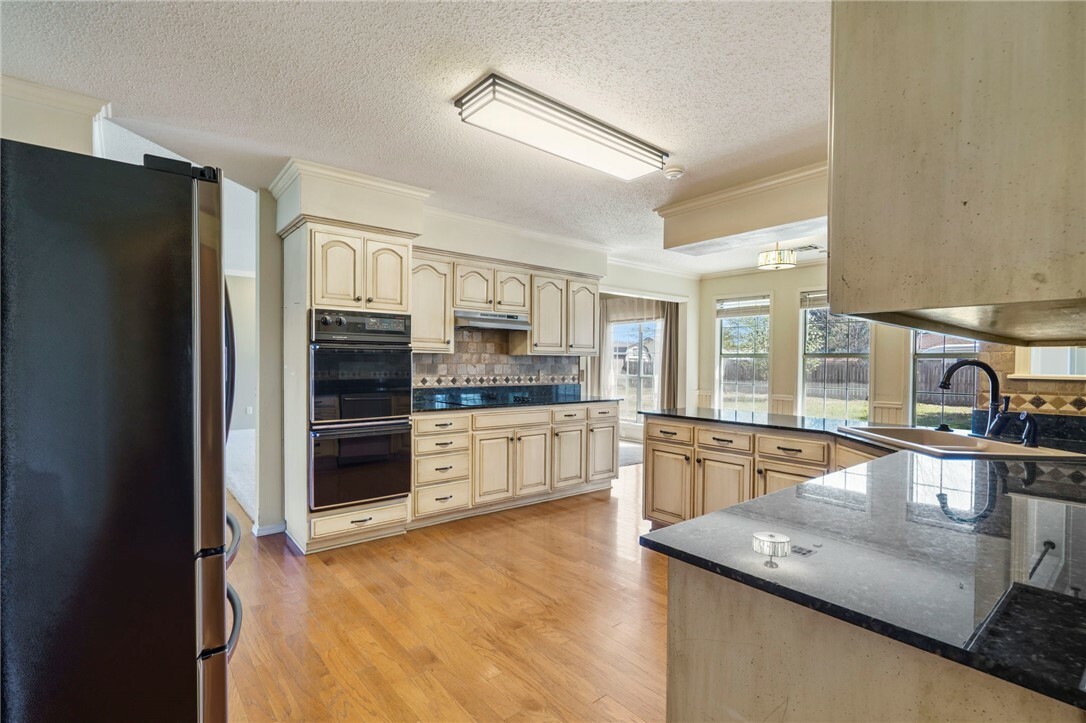 Property Photo: 503 Oakwood Street AR 72745