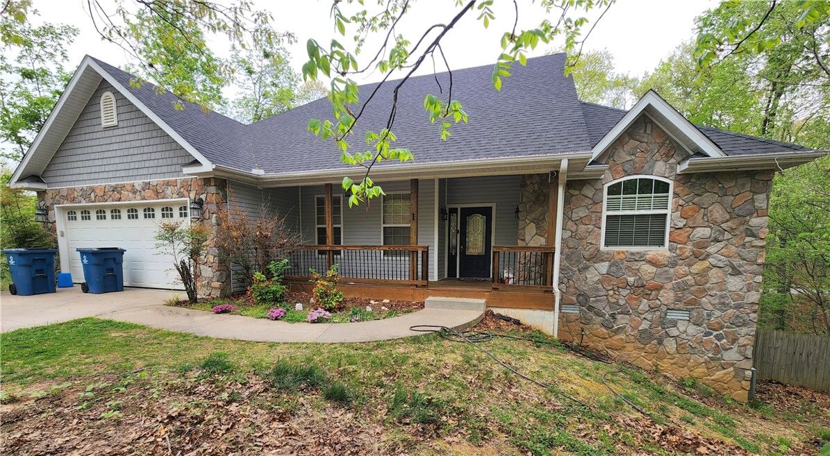 Property Photo:  1 Binham Lane  AR 72715 