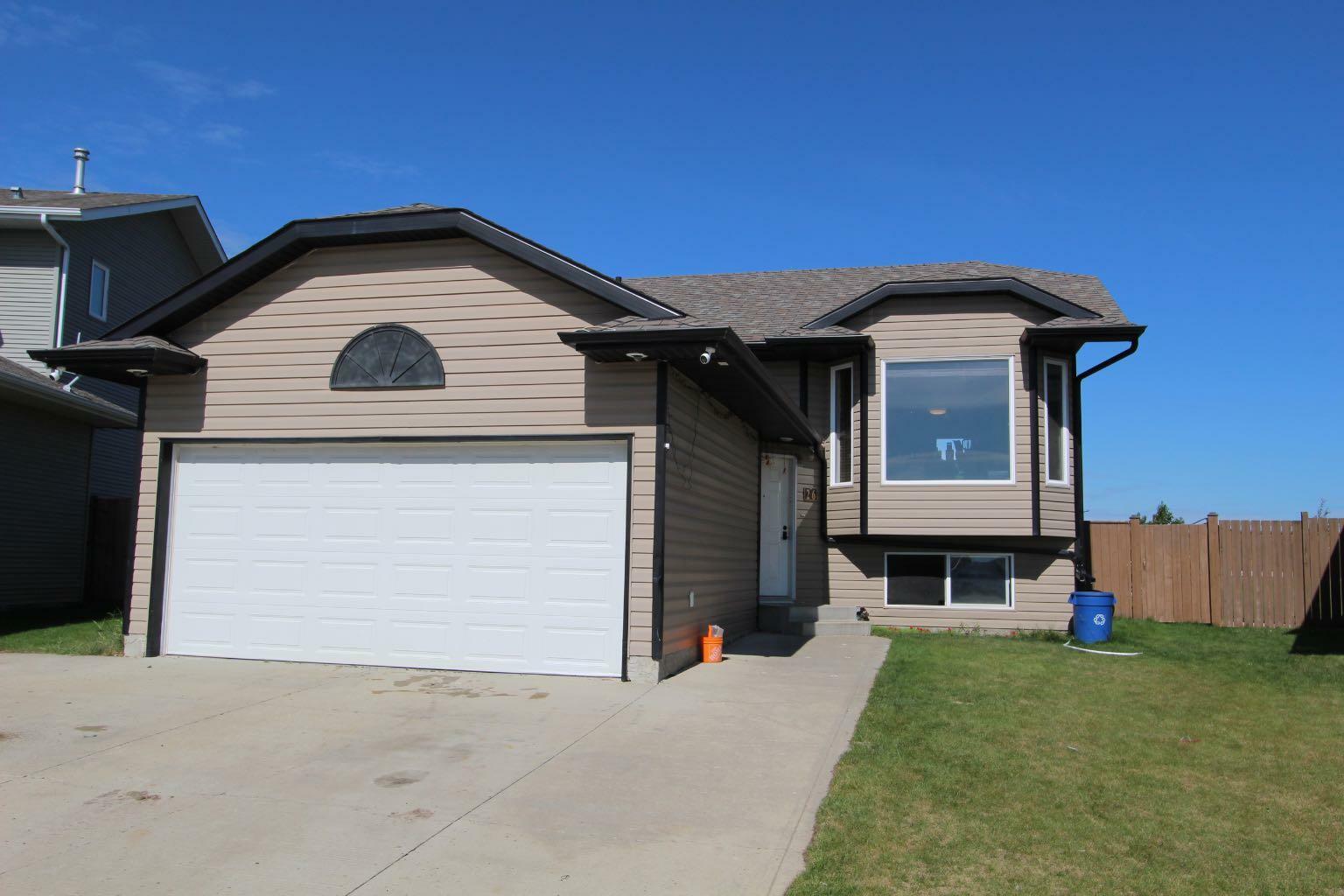 26 Wilkinson Circle  Sylvan Lake AB T4S 2N7 photo