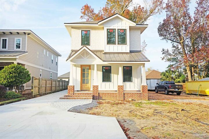 Property Photo: 1606 E Scott St FL 32503