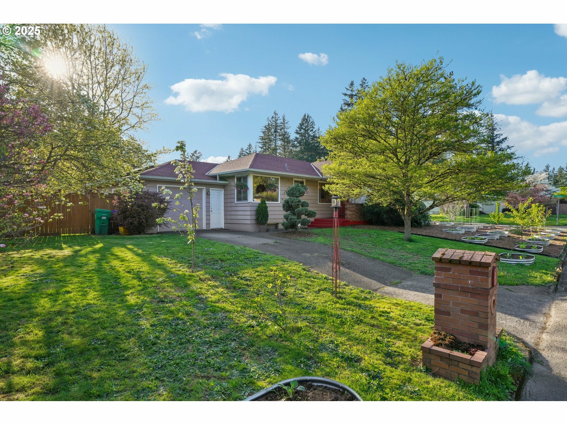 1915 SE 142nd Ave  Portland OR 97233 photo
