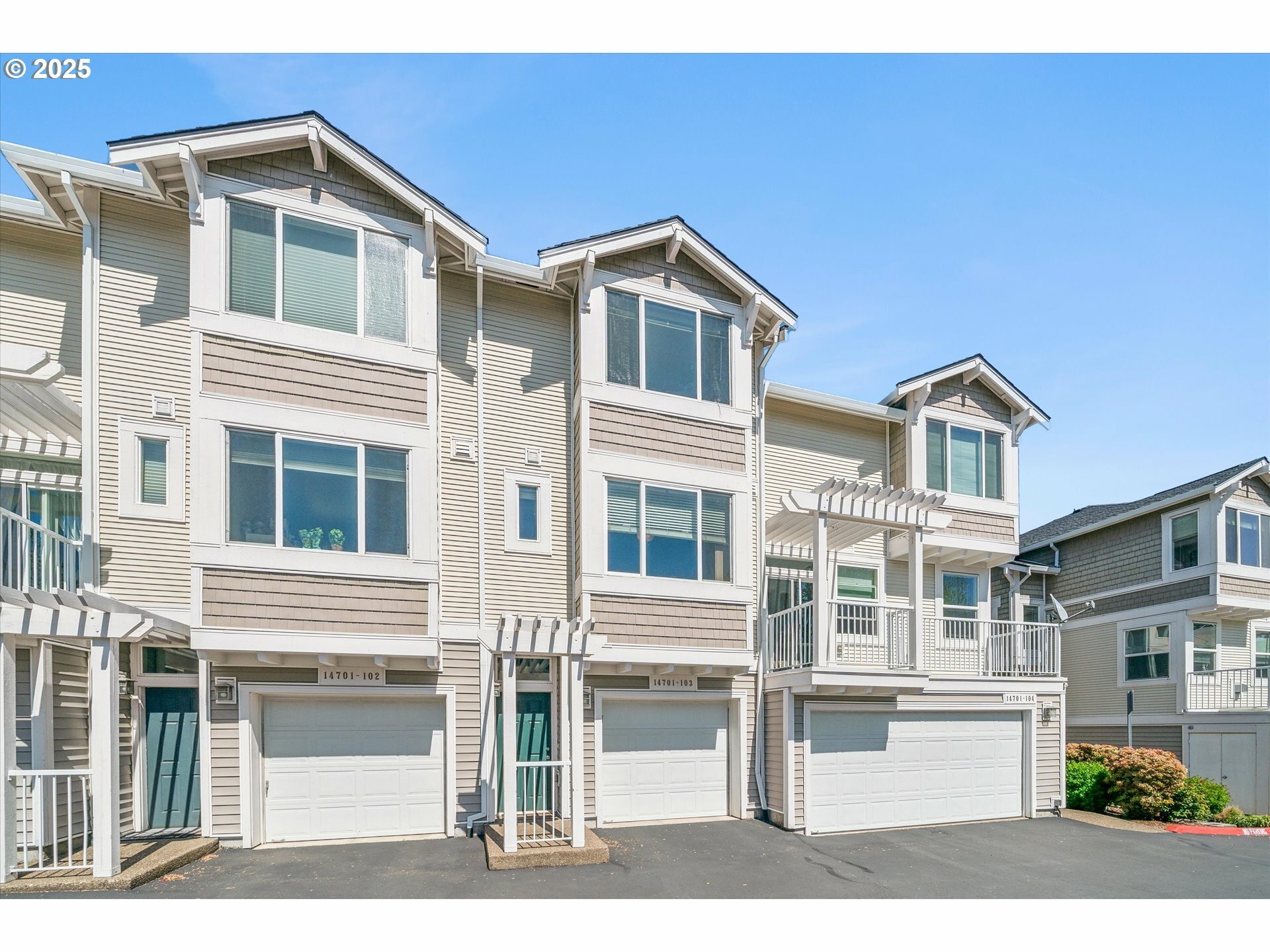 Property Photo: 14701 SW Beard Rd 103 OR 97007