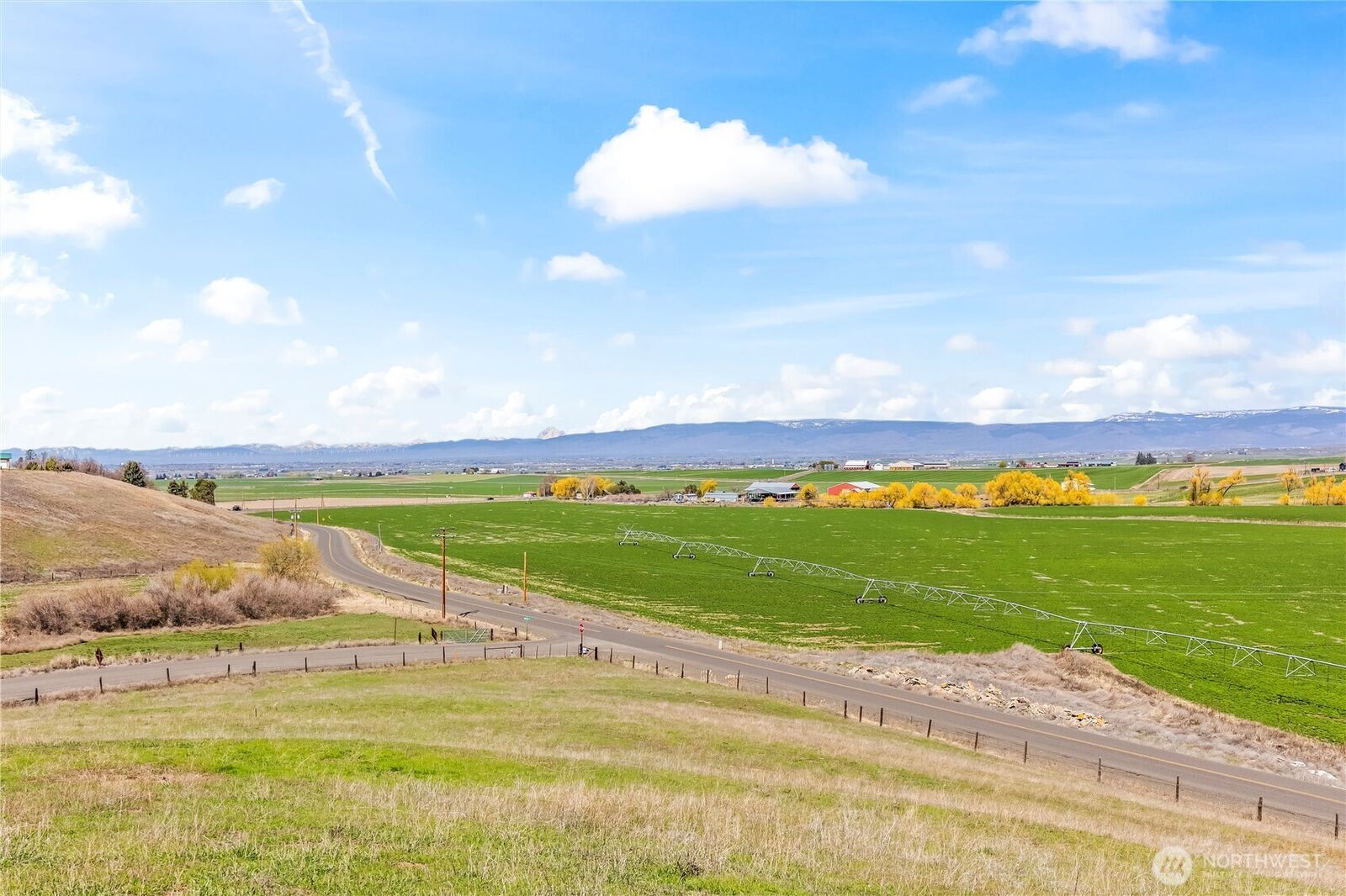 Property Photo:  1  Rolling Hill Drive  WA 98926 