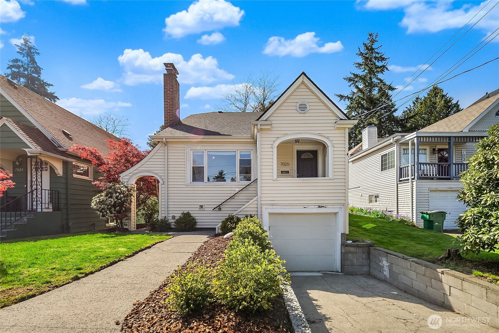 Property Photo:  7025  8th Avenue NW  WA 98117 