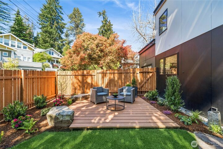 Property Photo: 1514 Interlaken Place E WA 98112