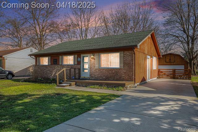 Property Photo: 460 Hickory Drive MI 48083