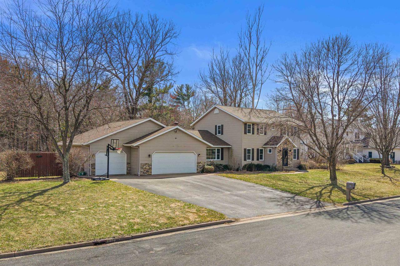 Property Photo:  801 Brentwood Drive  WI 54469 