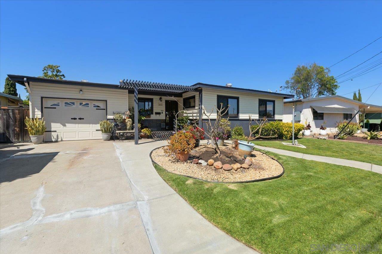 Property Photo: 8850 Raejean Ave CA 92123