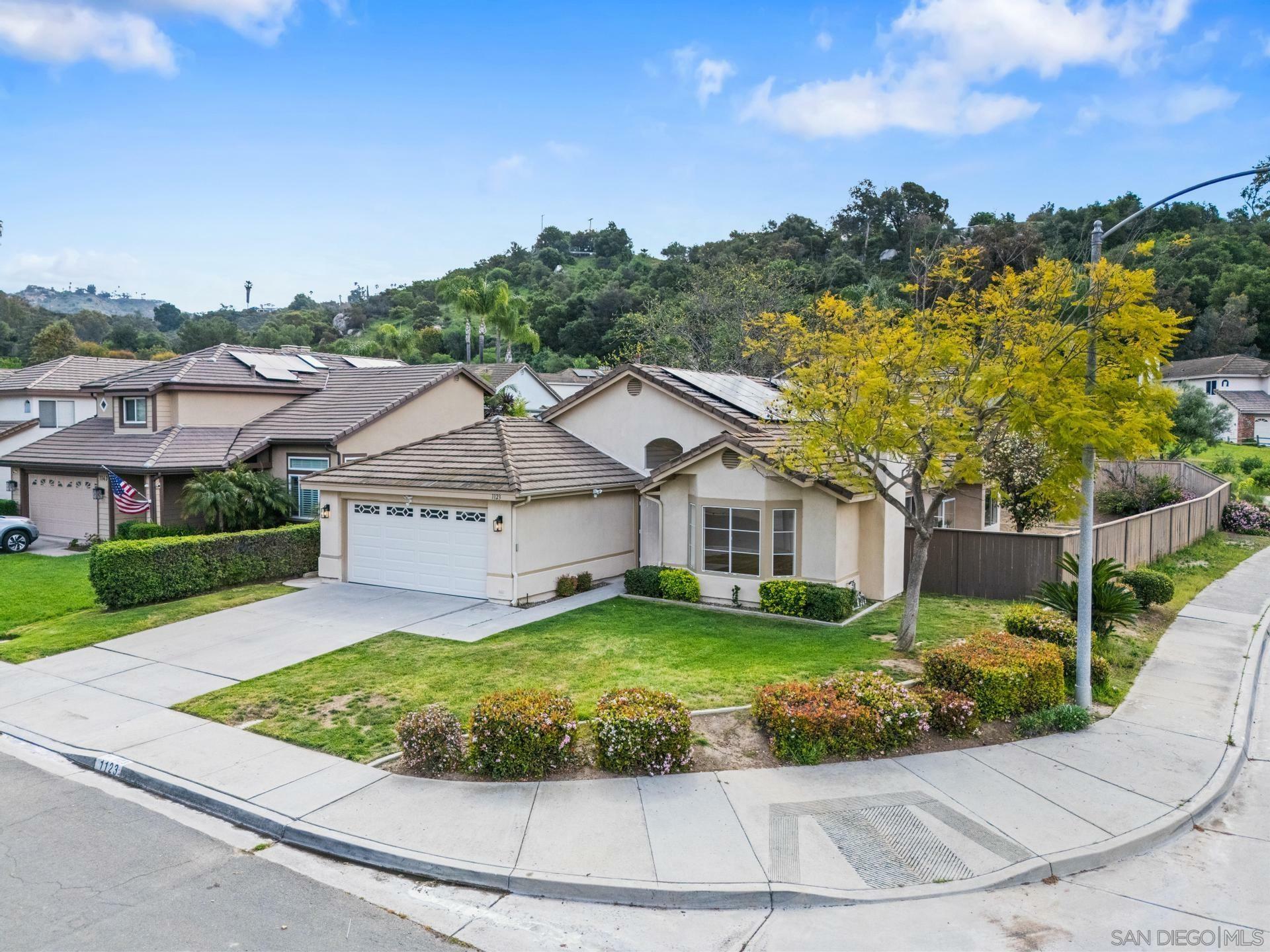 1123 Rocky Point Way  Escondido CA 92026 photo