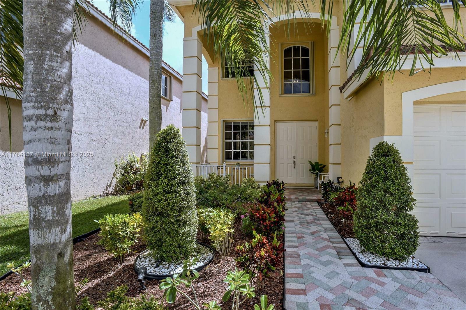 Property Photo: 4322 Fox Ridge Dr FL 33331