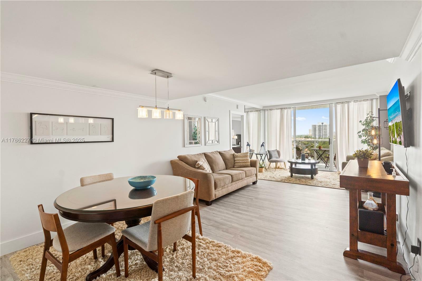 Property Photo: 3625 N Country Club Dr 902 FL 33180