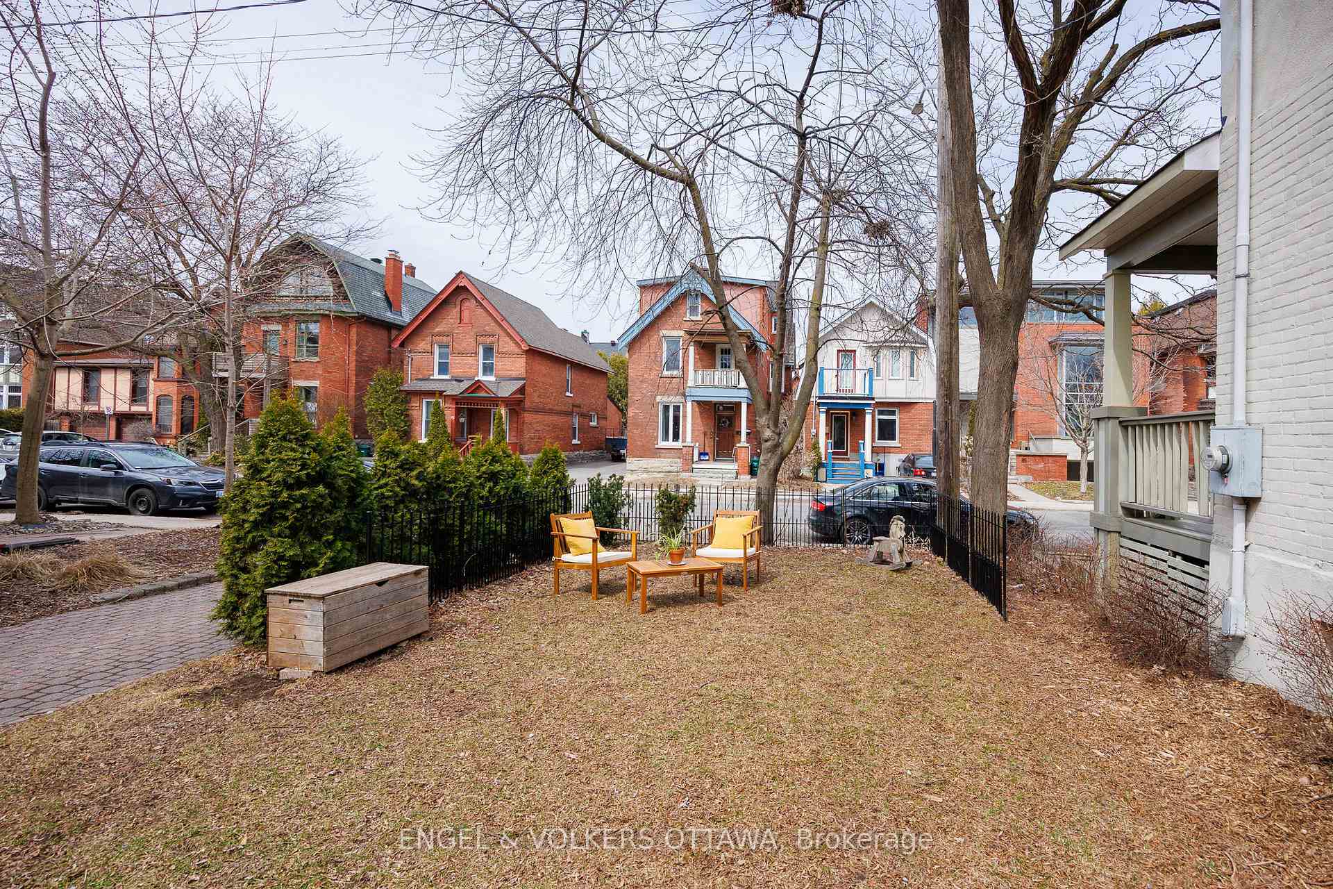 Photo de la propriété: 92 Third Avenue ON K1S 2J8