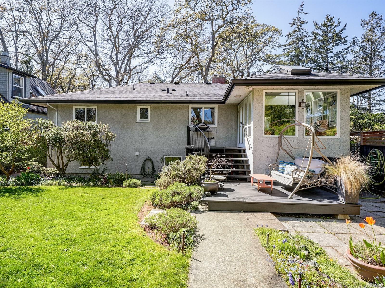 Property Photo: 951 Foul Bay Rd BC V8S 4H9