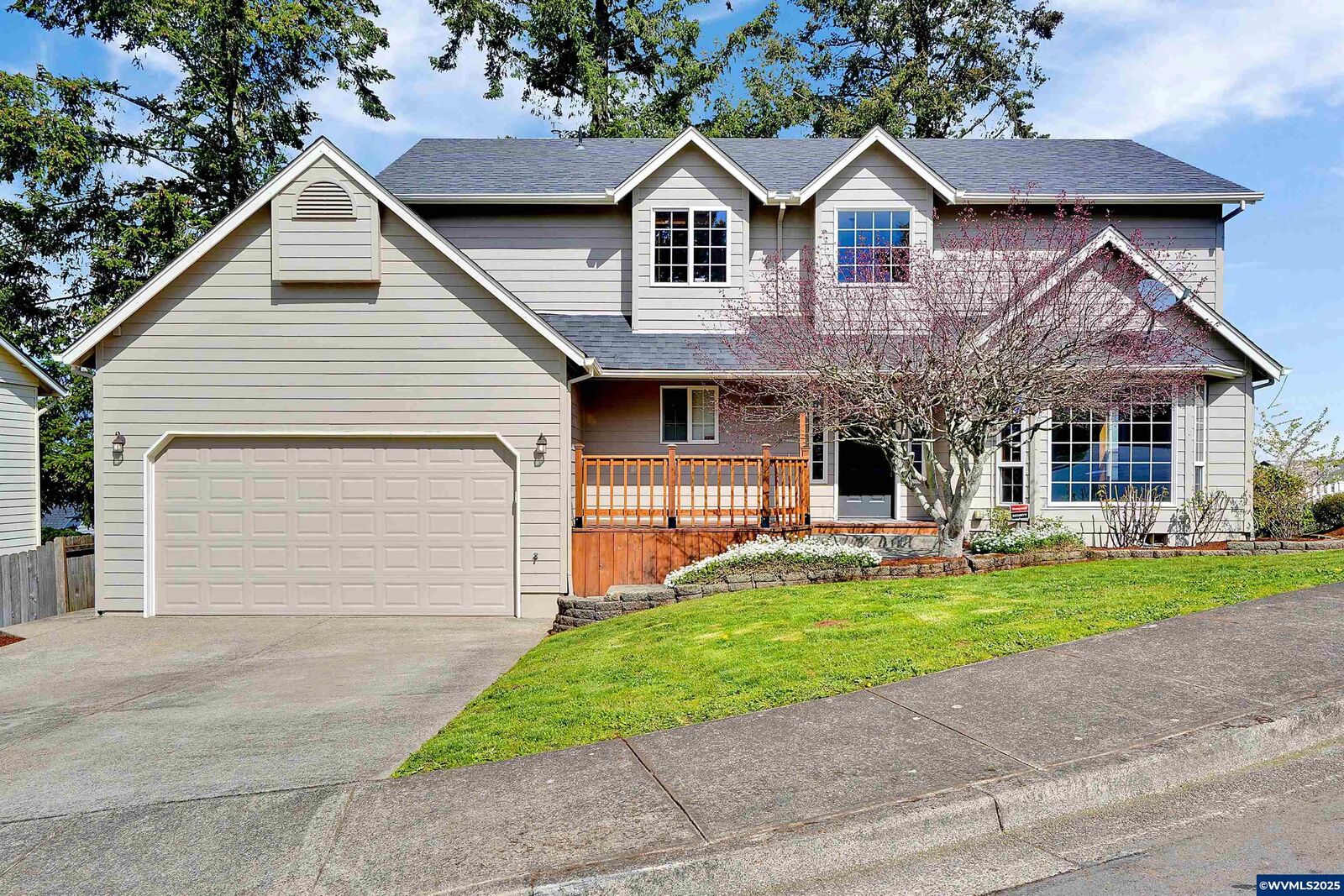 Property Photo: 5175 Foxhaven Ct SE OR 97306