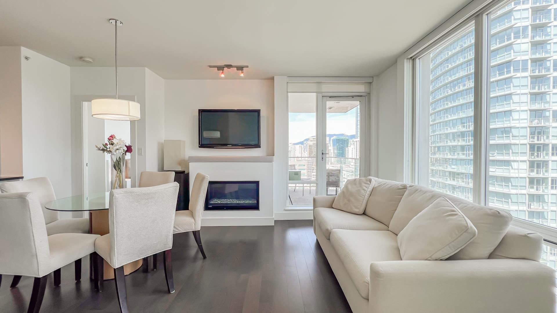 Property Photo: 565 Smithe Street 2004 BC V6B 0E4