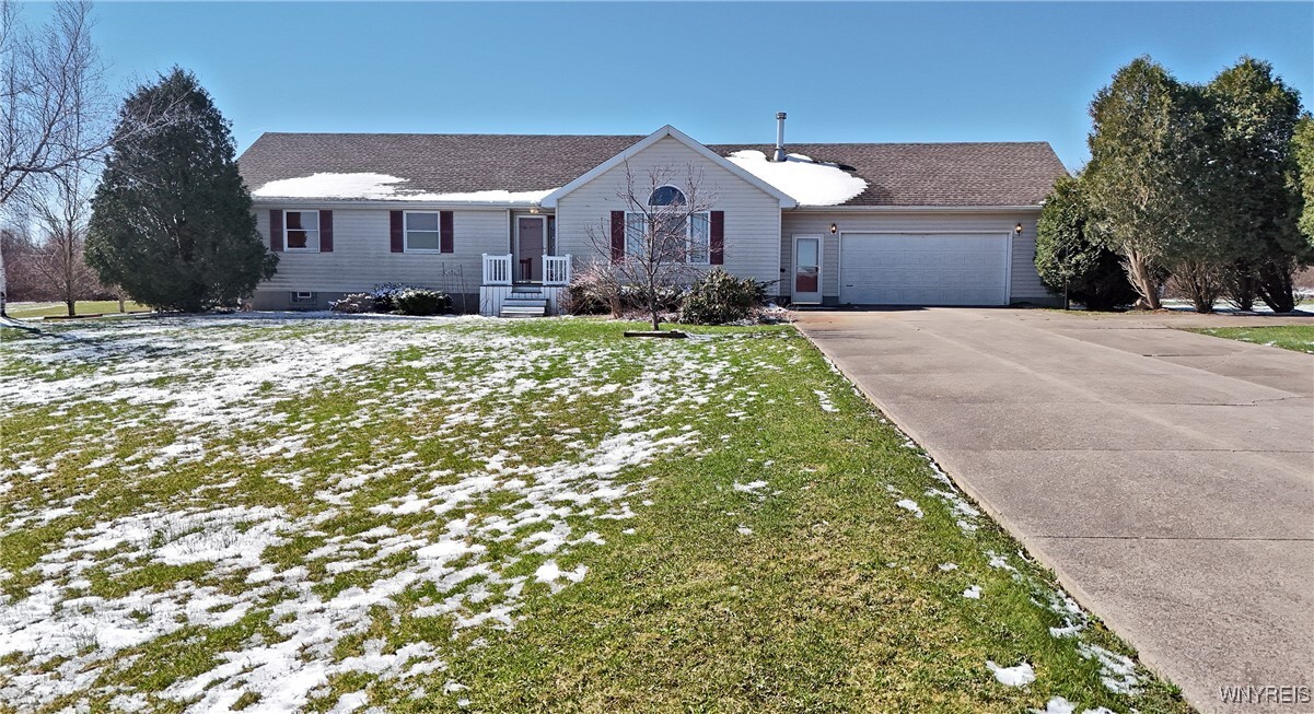 Property Photo: 8490 Hahn Road NY 14063