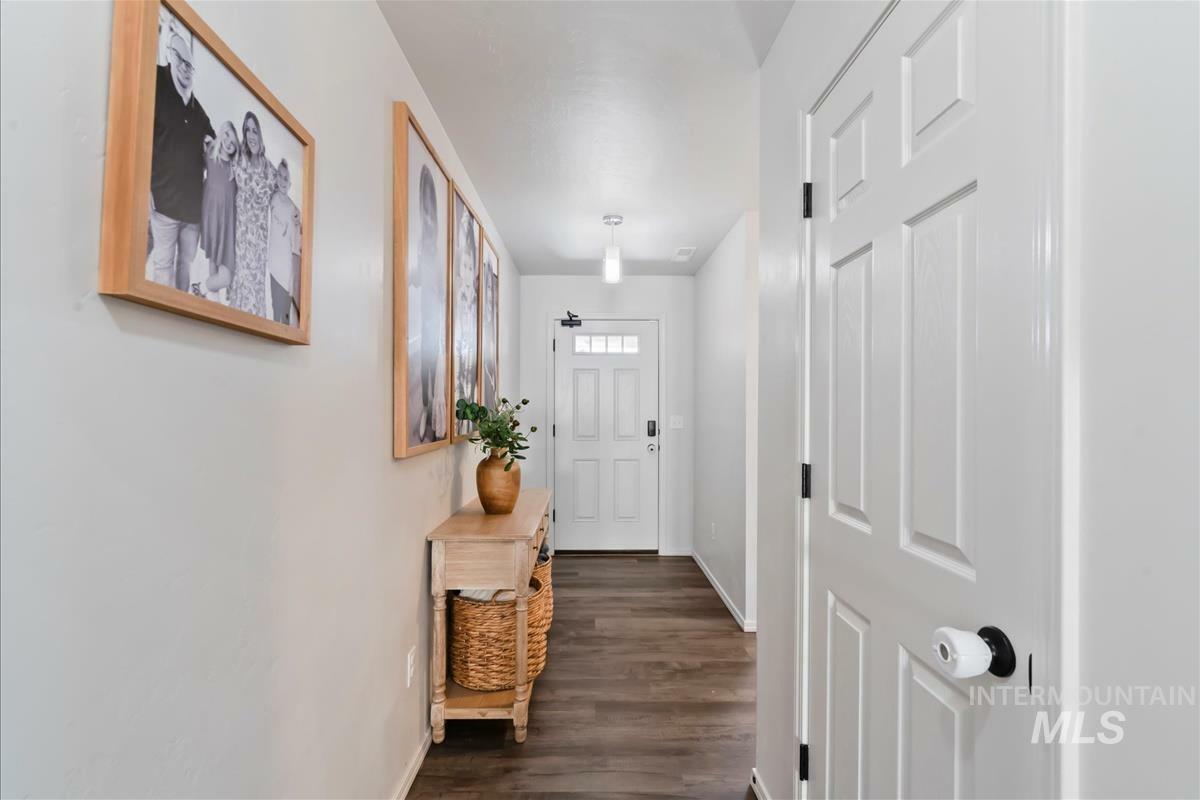 Property Photo: 1496 W Pack River Dr ID 83642