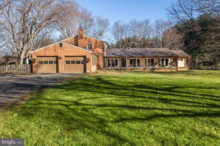 Property Photo:  42024 Brightwood Lane  VA 20176