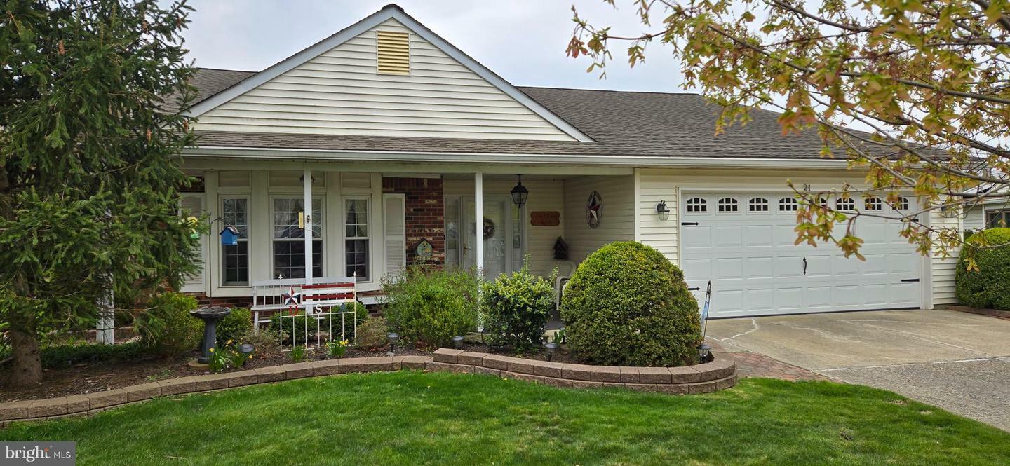 Property Photo: 21 Willowwood Court NJ 08022