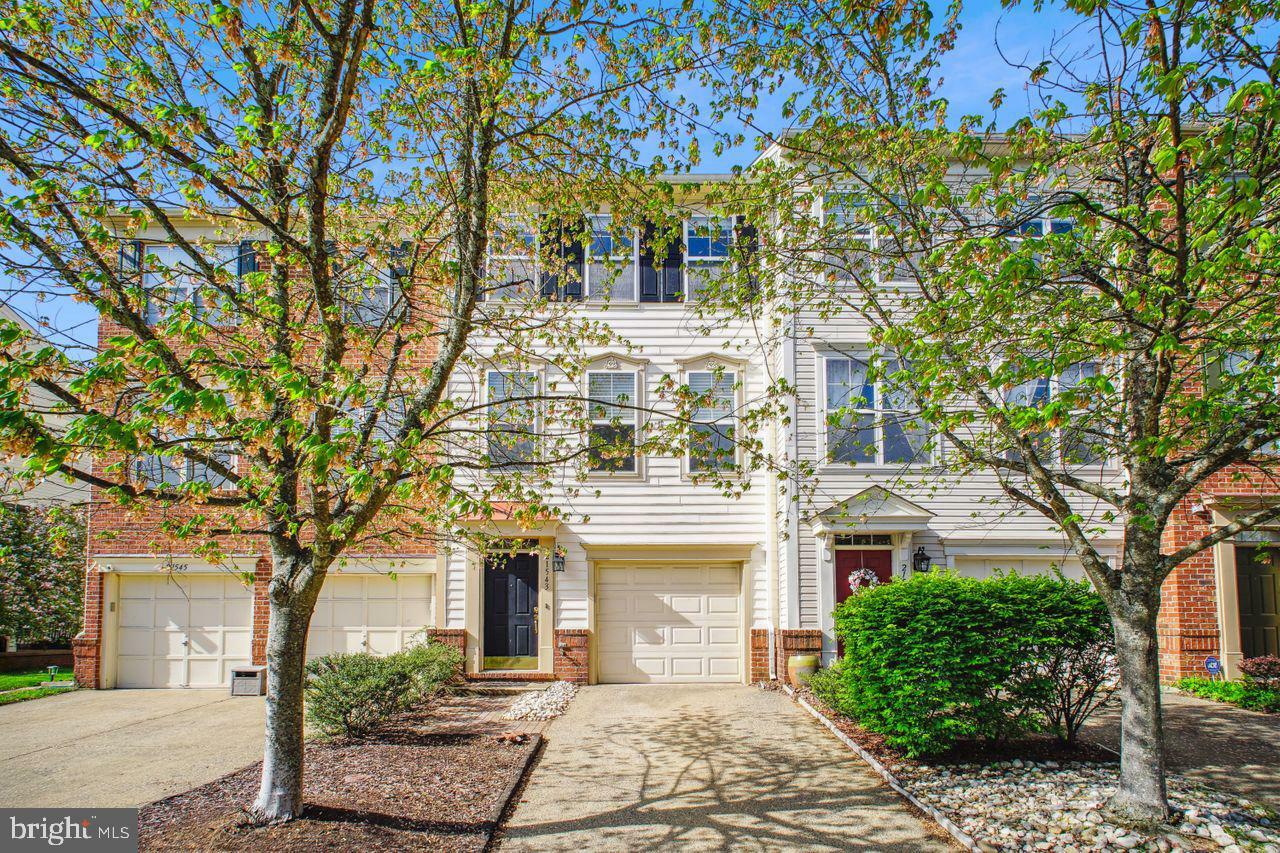 Property Photo: 21543 Welby Terrace VA 20148