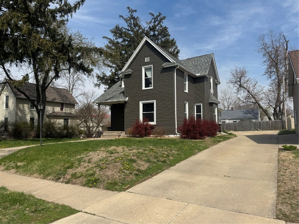 Property Photo: 943 18th Street IA 53202