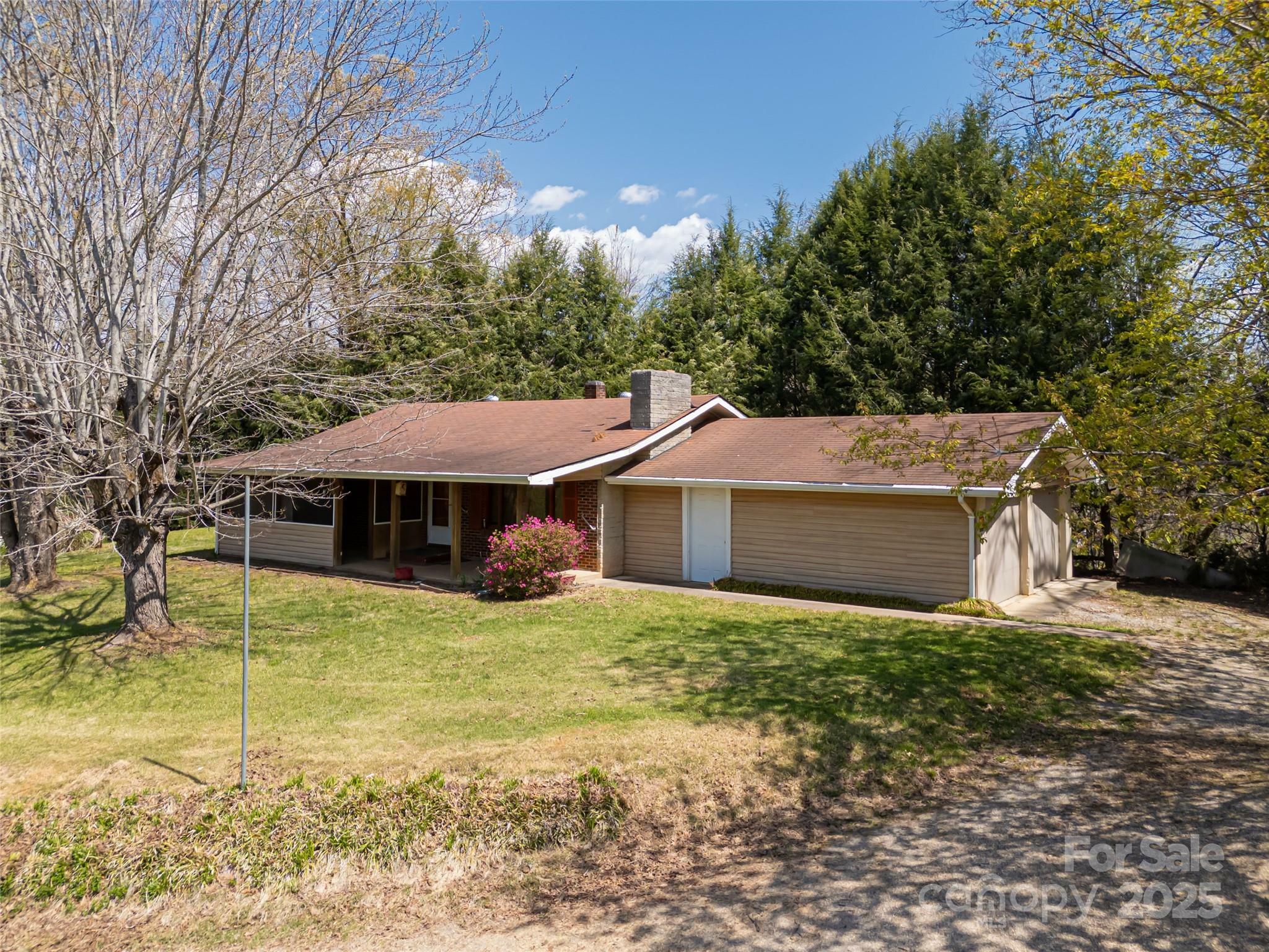 Property Photo: 435 Upper Glady Fork Road NC 28715