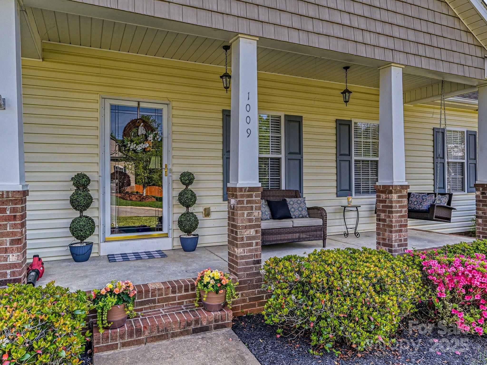 Property Photo: 1009 Preston Drive NC 28098
