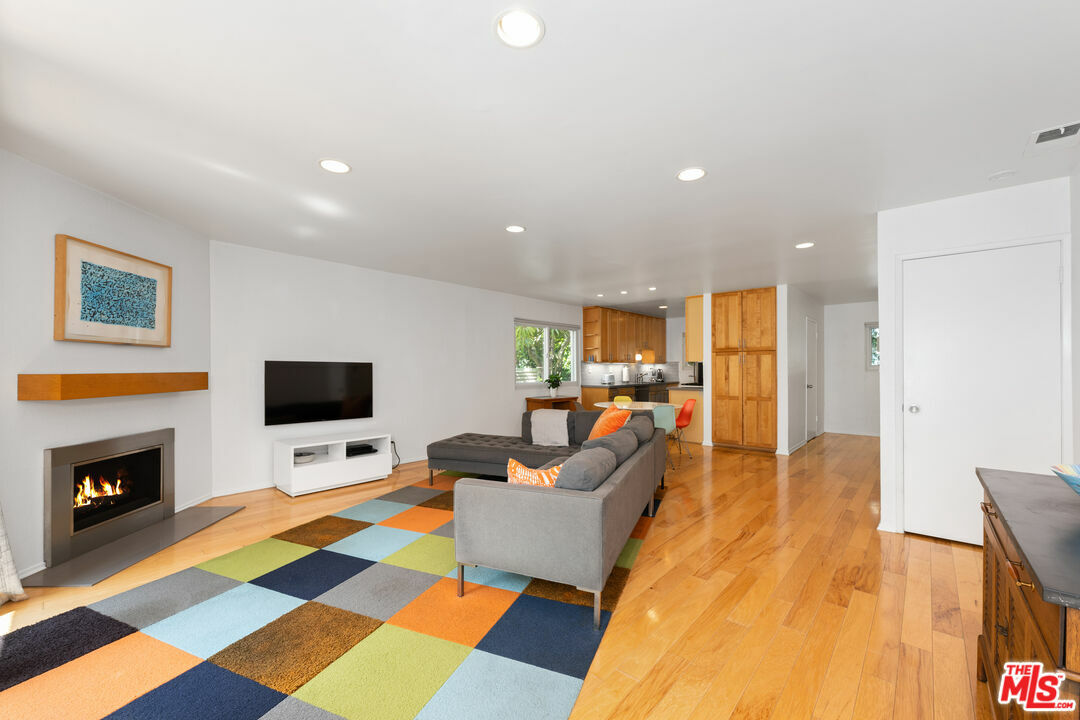 Property Photo: 2016 Euclid St CA 90405