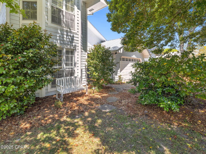 Property Photo:  550 Seabreeze Circle  FL 32461 