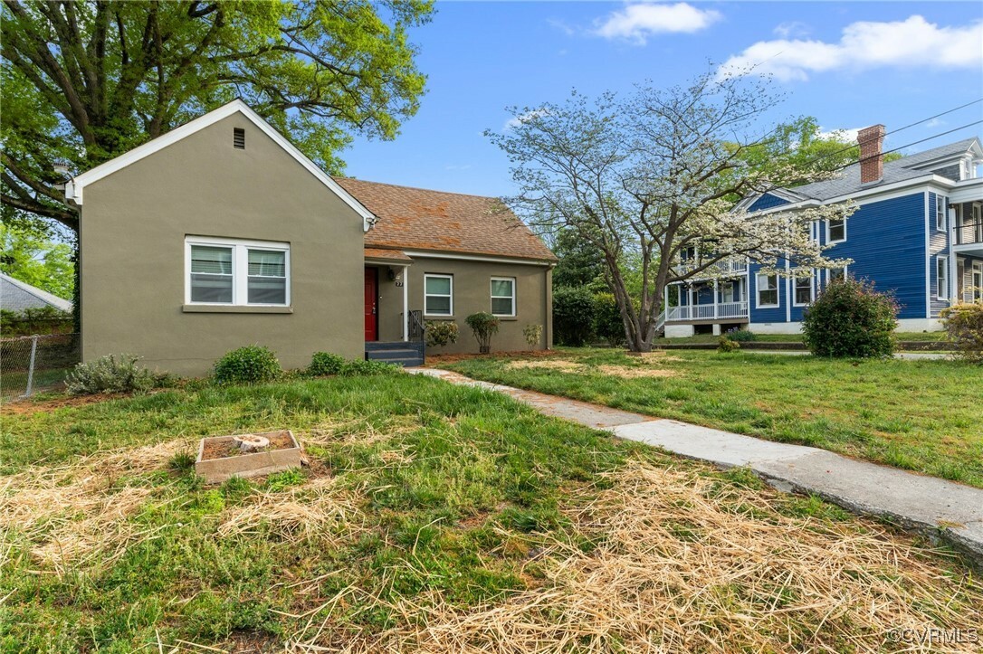 Property Photo: 225 E Fillmore Street VA 23803