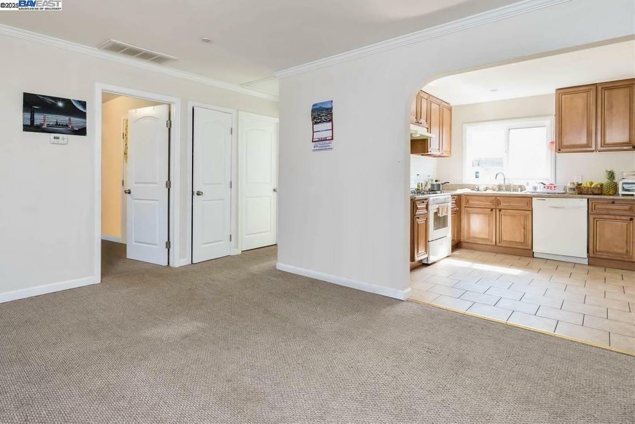 Property Photo: 1365 Highland Blvd CA 94542
