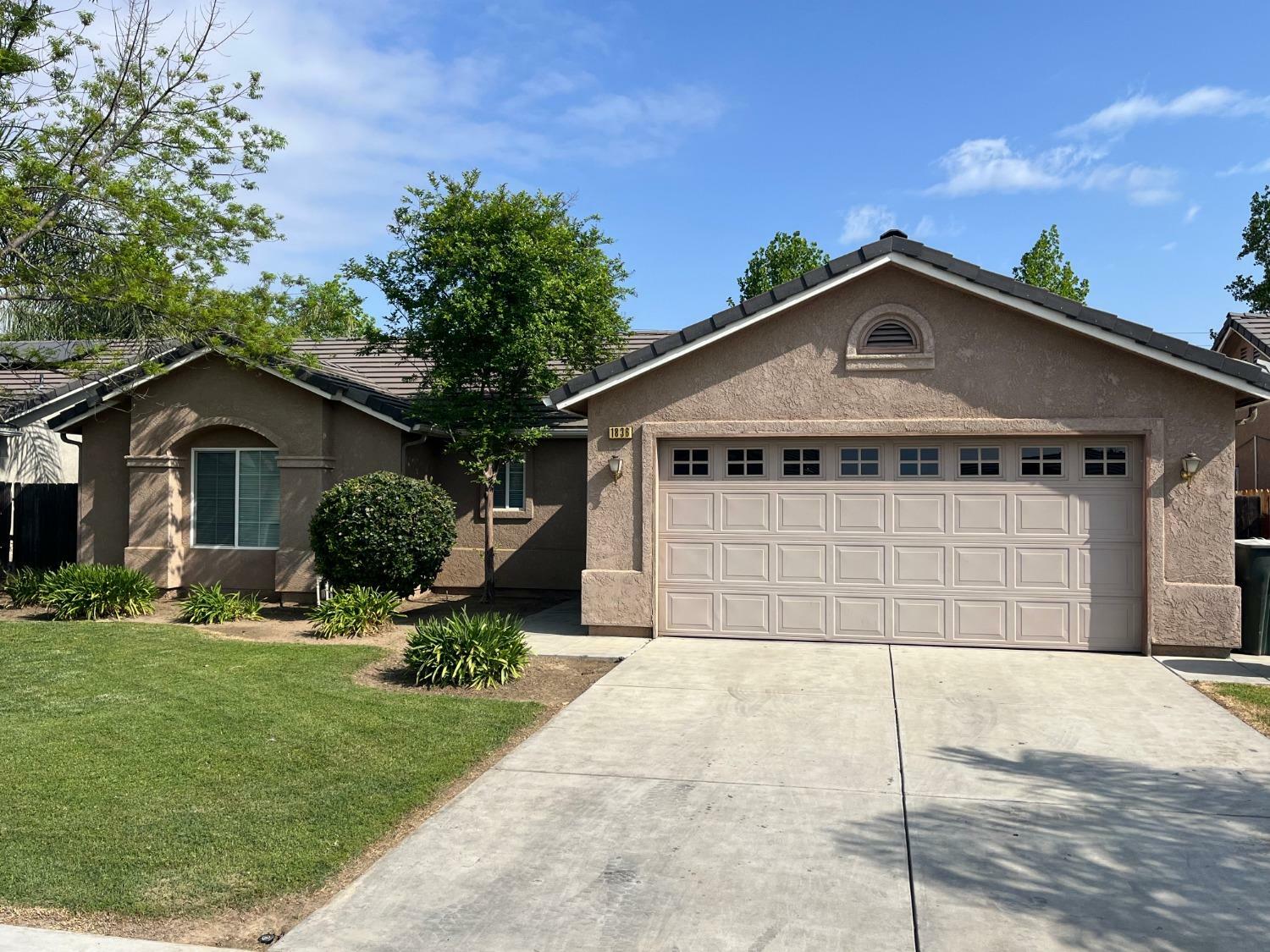 Property Photo: 1836 Heidi Avenue CA 93657