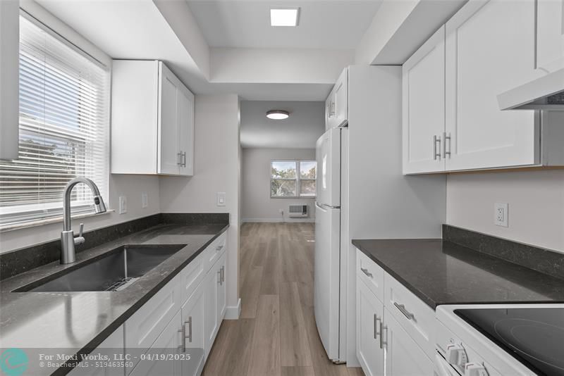 Property Photo: 1150 E Sample Rd 202 FL 33064