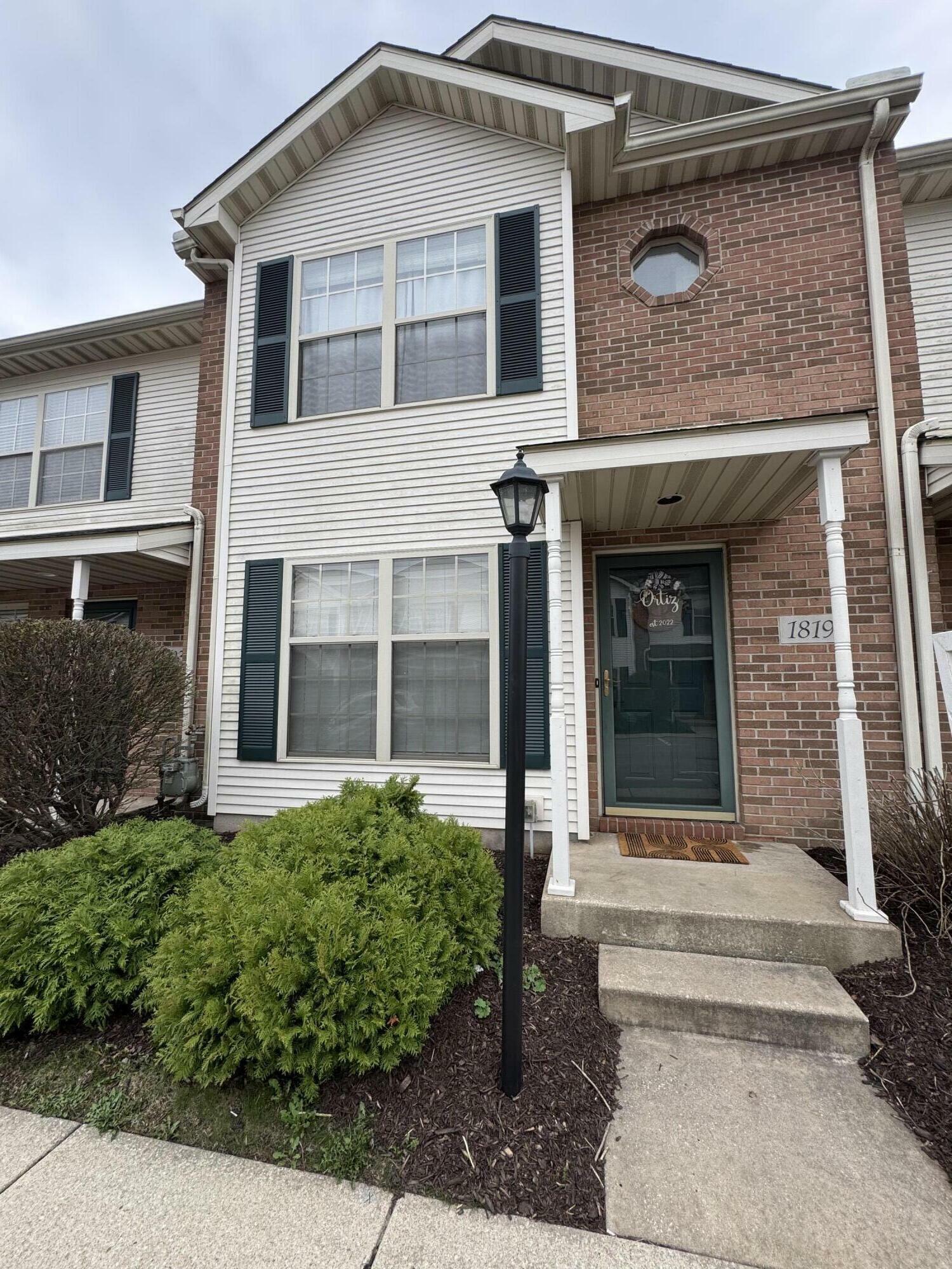 1819 Golden Oak Court  Crown Point IN 46307 photo