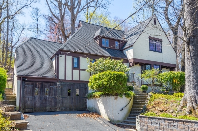 41 Stocker Rd  Verona Twp. NJ 07044 photo
