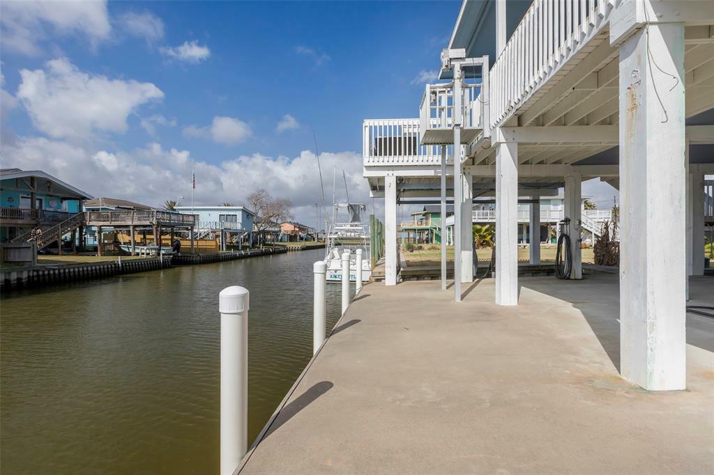 Property Photo: 126 Driftwood TX 77541