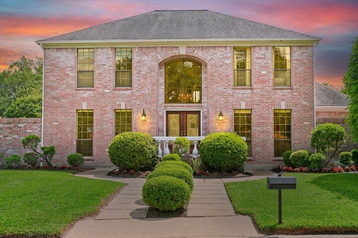 Property Photo: 203 Laurel Springs Court TX 77478
