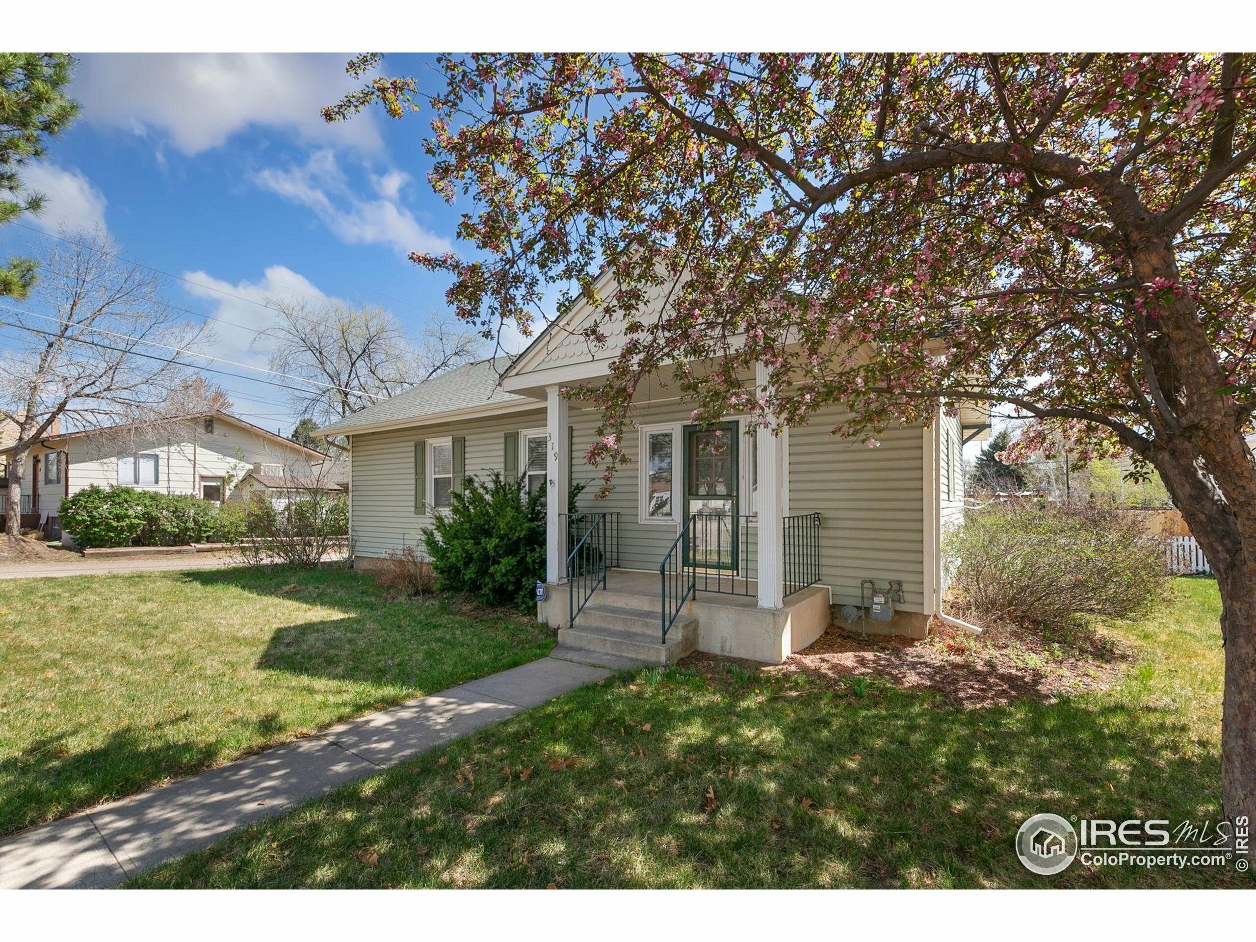 Property Photo: 319 6th St CO 80550