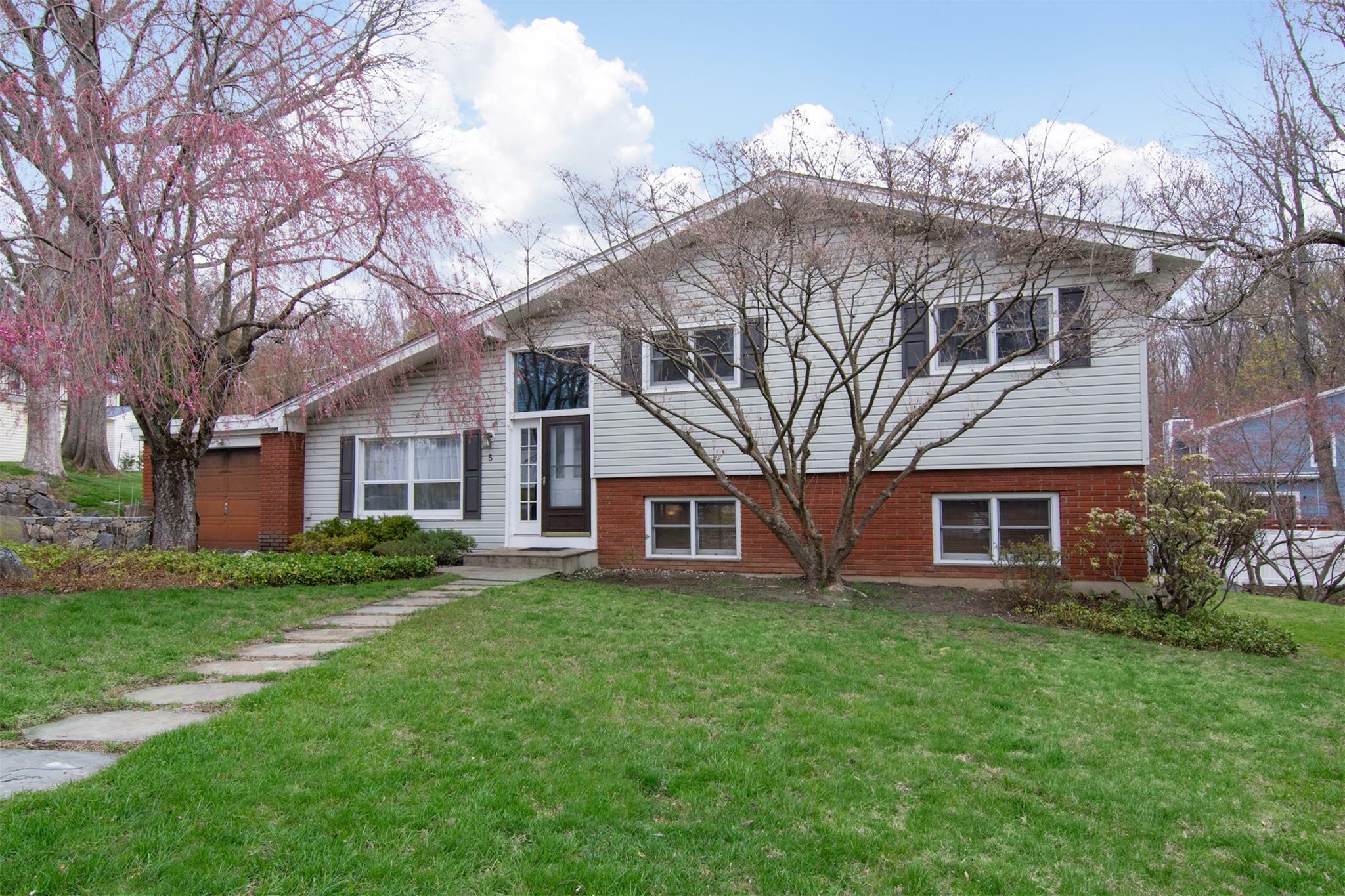 5 Genevieve Drive  Irvington NY 10533 photo