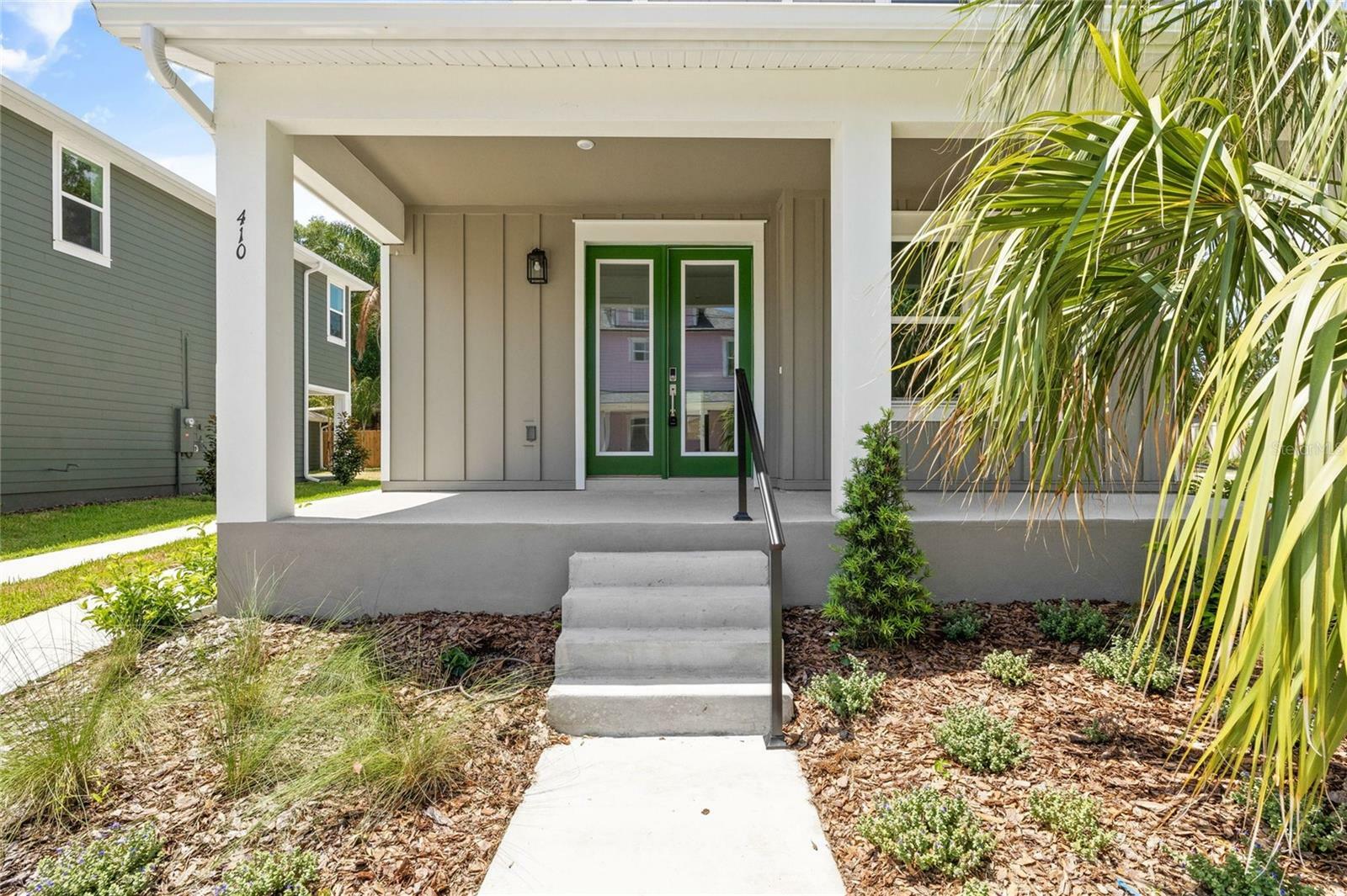 Property Photo: 410 W Paris Street FL 33604