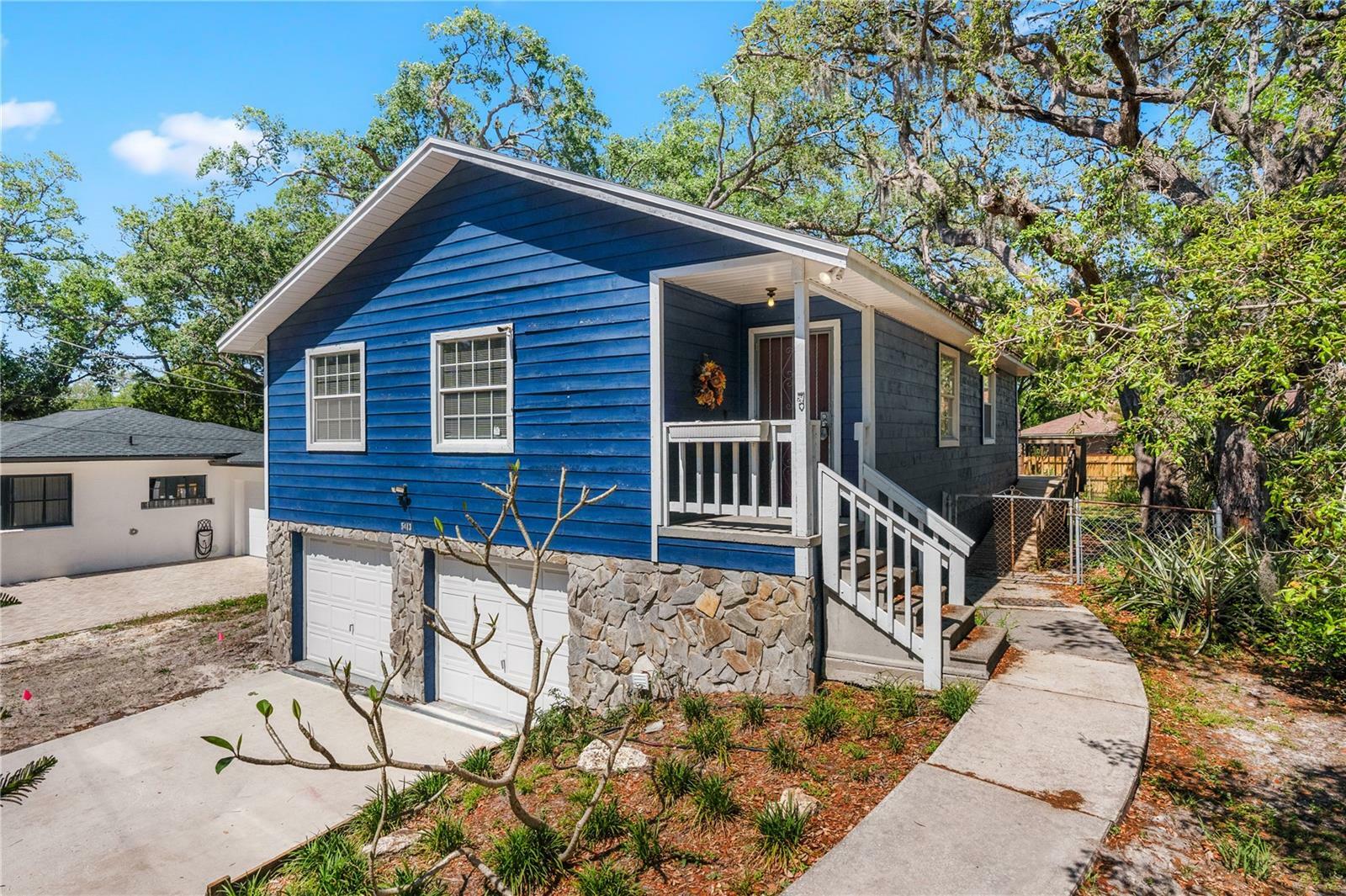 Property Photo: 5413 N Park Place FL 33603