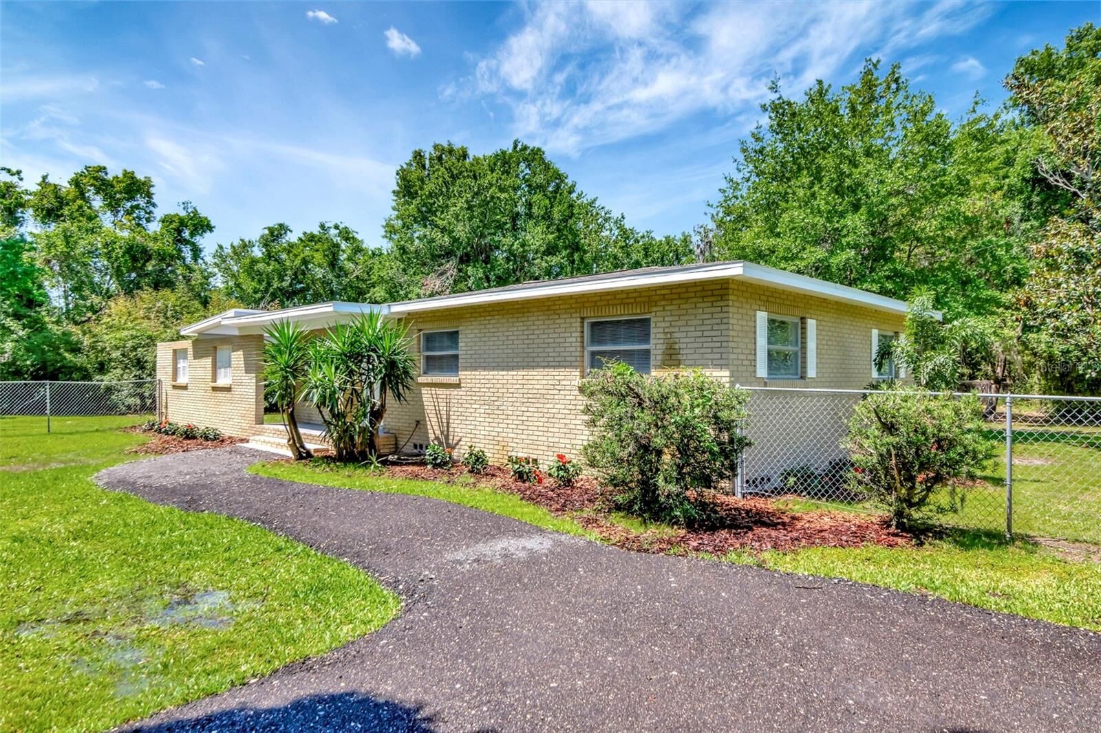 Property Photo: 2054 Deerwood Road FL 33584