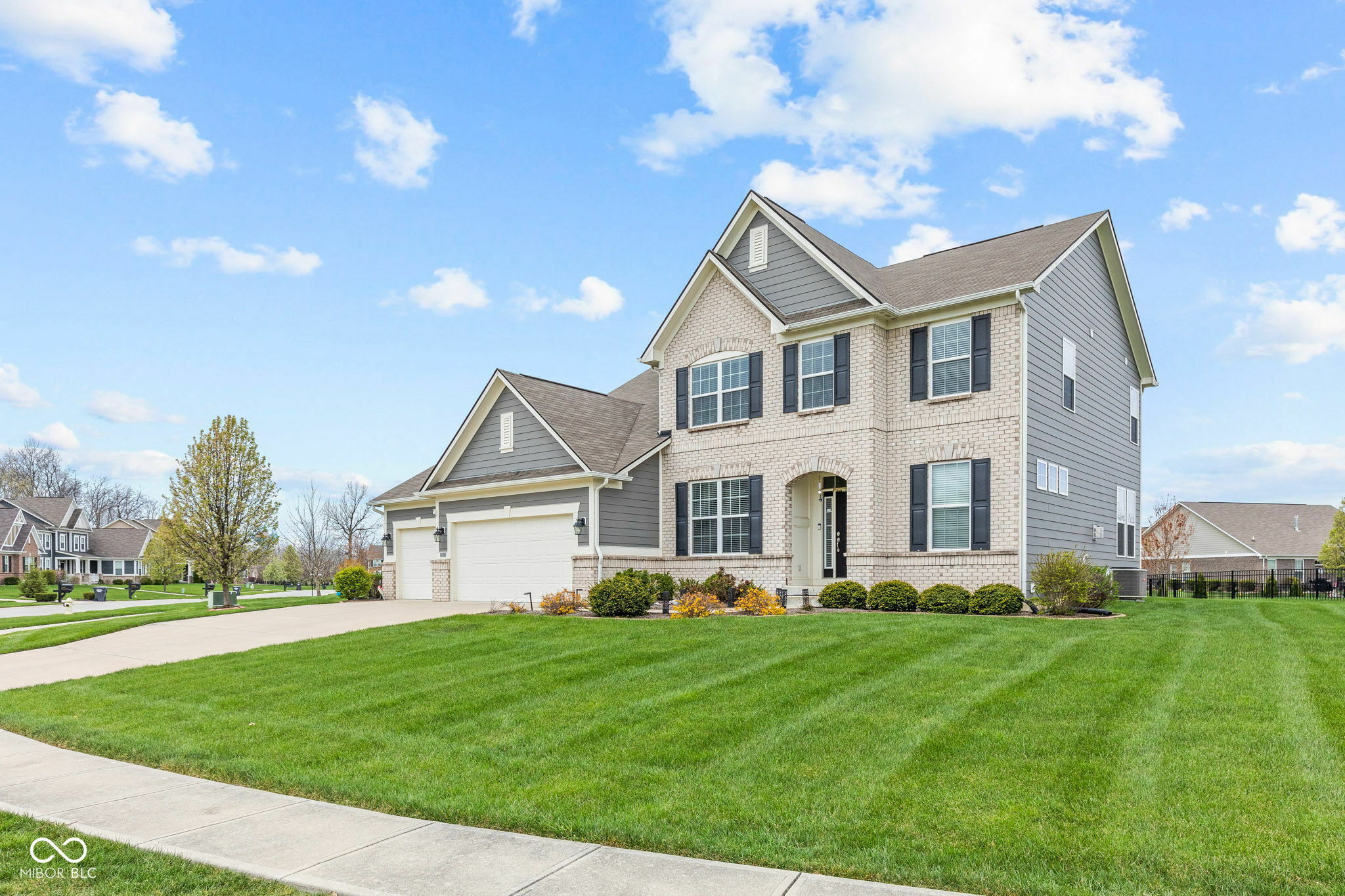 Property Photo: 1334 Winfield Way IN 46143