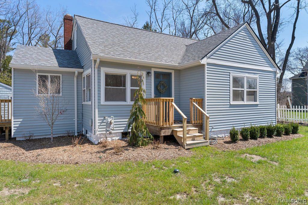 Property Photo:  1284 Rochester Road  MI 48367 3828 