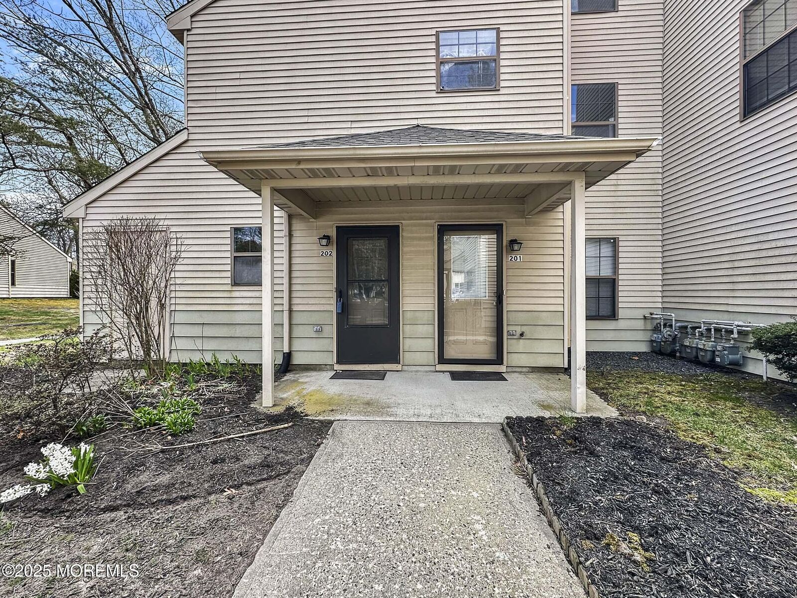 Property Photo:  202 Pine Meadow Court  NJ 08527 