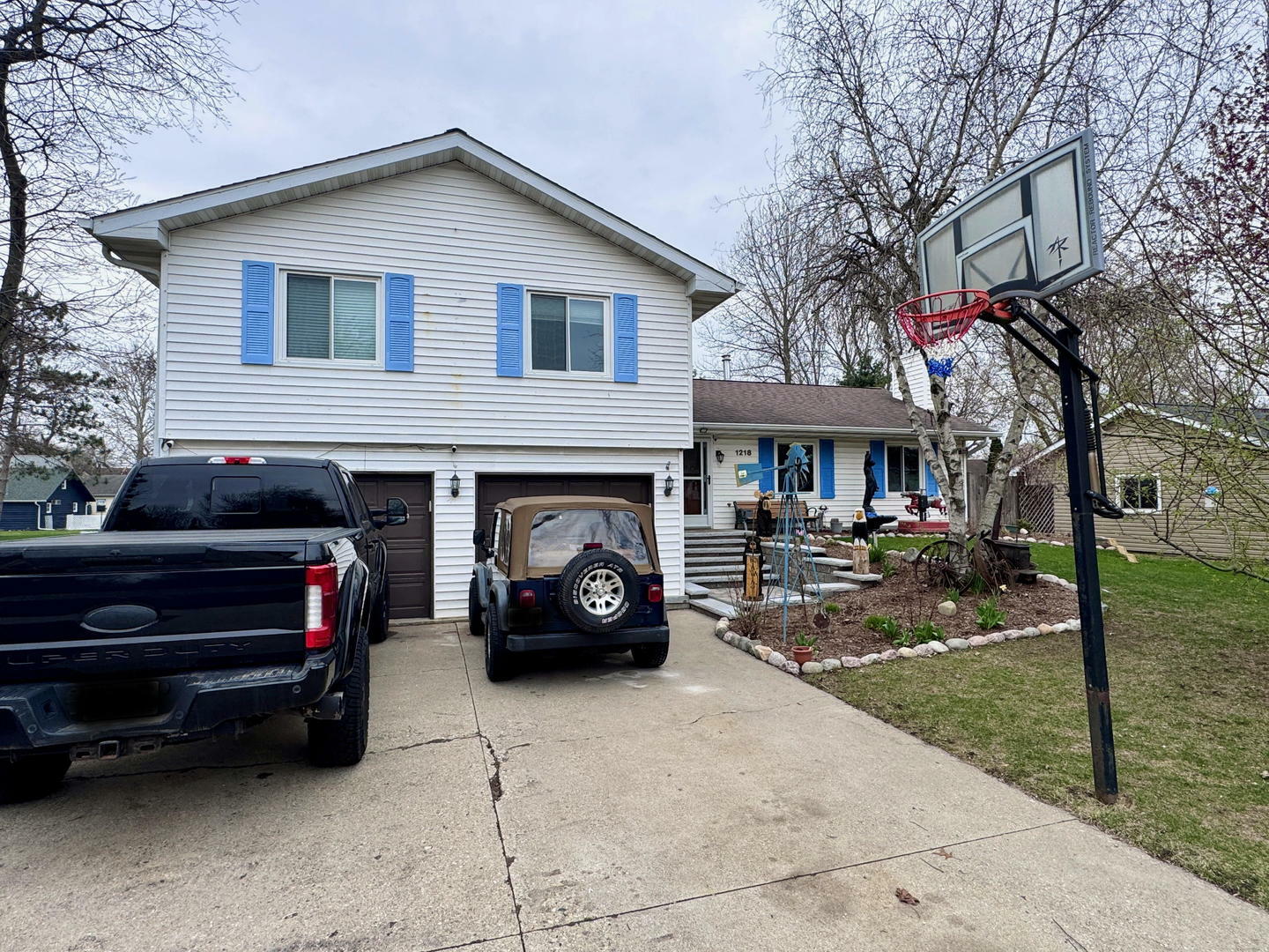 Property Photo: 1218 Bunker Street IL 60098