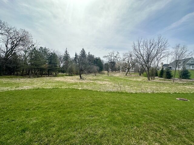 Property Photo: 105 Kaitlins Way IL 60010