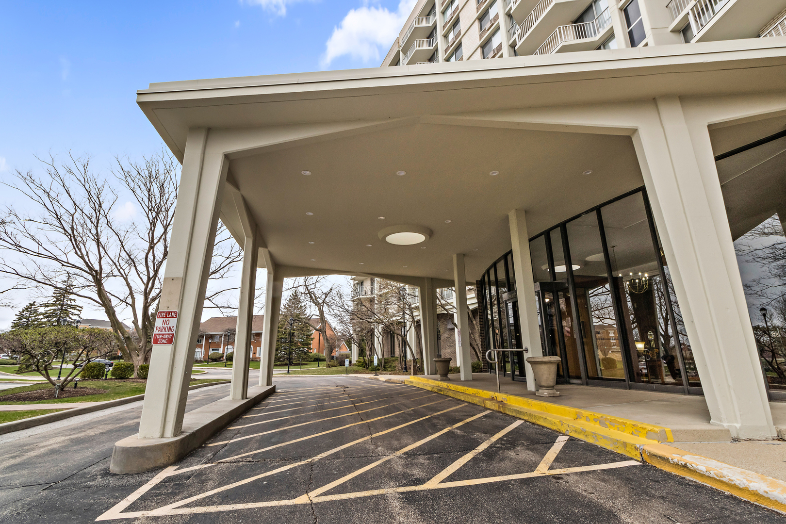 Property Photo:  20 N Tower Road 10N  IL 60523 
