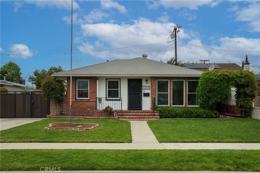 Property Photo:  3061 Fidler Avenue  CA 90808 
