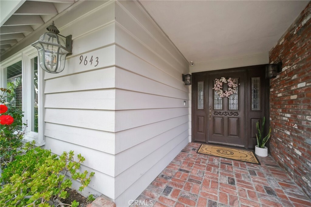 Property Photo:  9643 Dacosta Street  CA 90240 